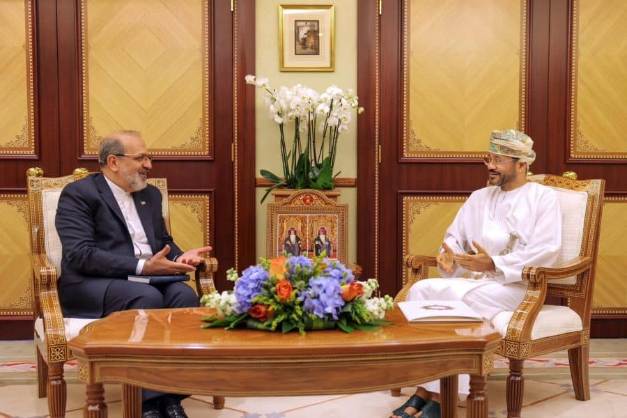 Foreign Minister receives two written messages from Iranian counterpart