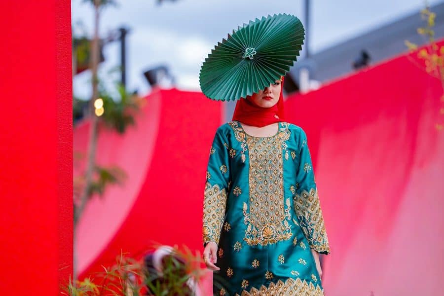 Japan: Oman presents a fashion show at its pavilion in Expo 2025