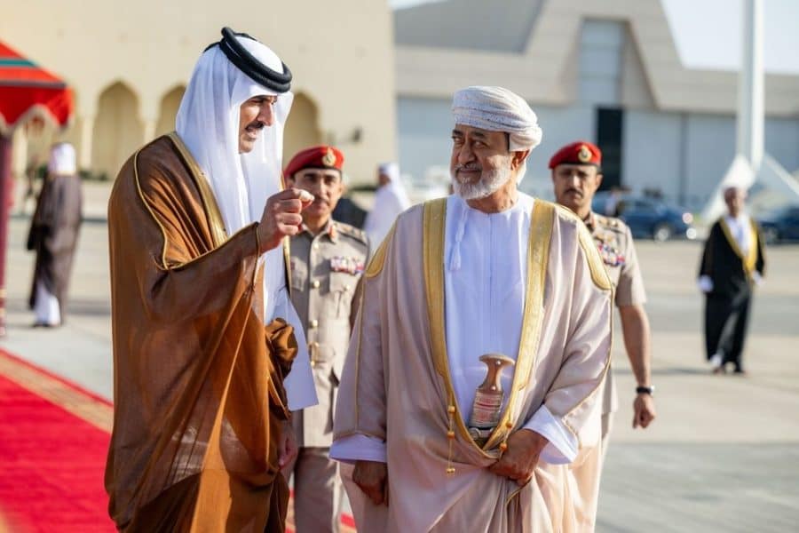 Emir of Qatar Leaves Oman