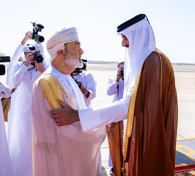 Emir of Qatar arrives in Oman on Private Fraternal Visit