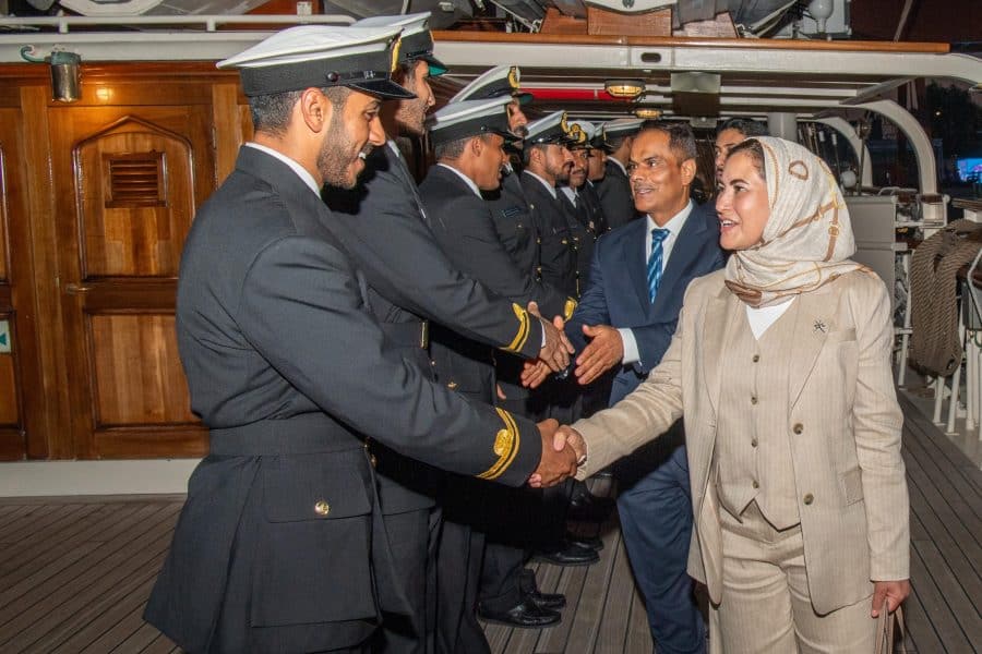 السفينة شباب عمان الثانية تصل ميناء بريمرهافن الألماني للمشاركة في مهرجان الإبحار الشراعي