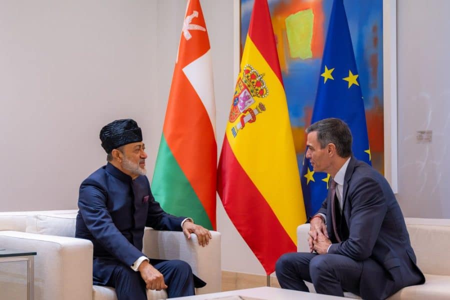 جلالةُ السُّلطان المعظّم ورئيسُ الوزراء الإسباني يعقدان لقاءً ثُنائيًّا وجلسة مباحثات