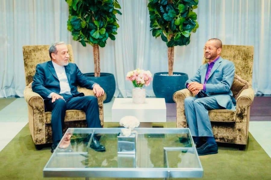 معالي السيد وزير الخارجية يلتقي نظيره الإيراني في جنيف