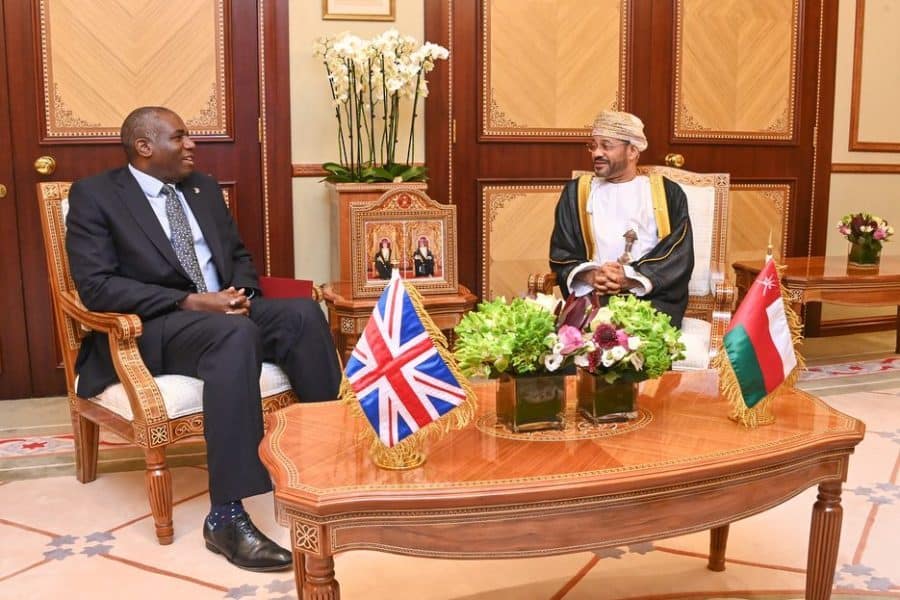 Oman and Britain discuss strengthening fields of cooperation