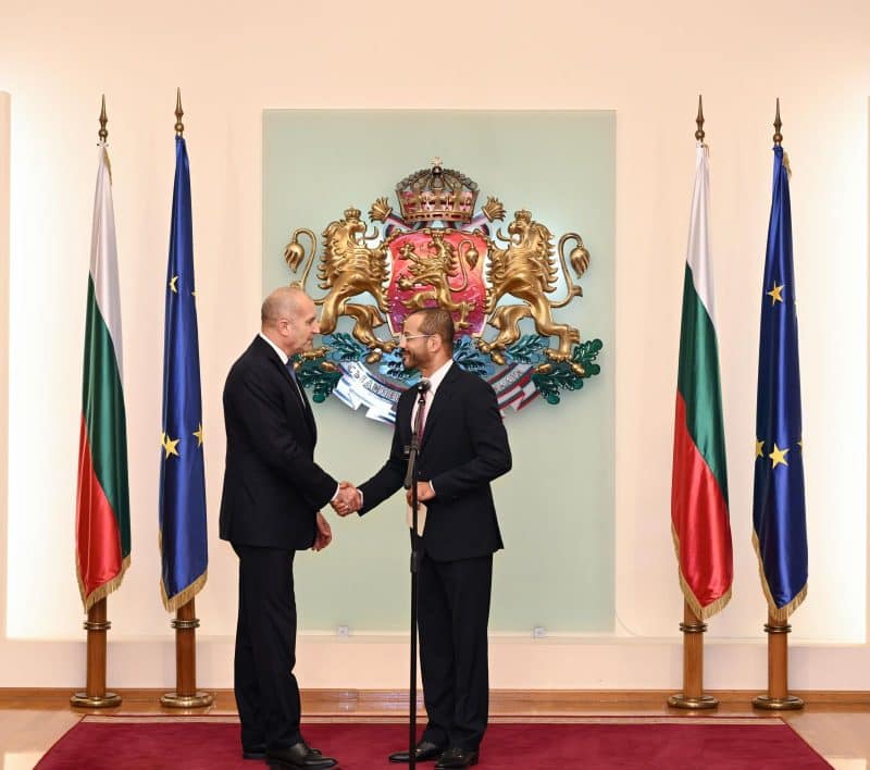 Bulgarian President honours Foreign Minister with Presidential Badge of Honour