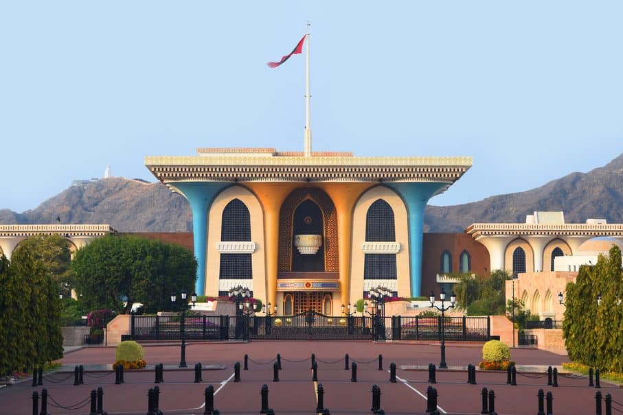 سلطنة عُمان تعلن عن موعد الجولة القادمة من المحادثات الإيرانية الأمريكية