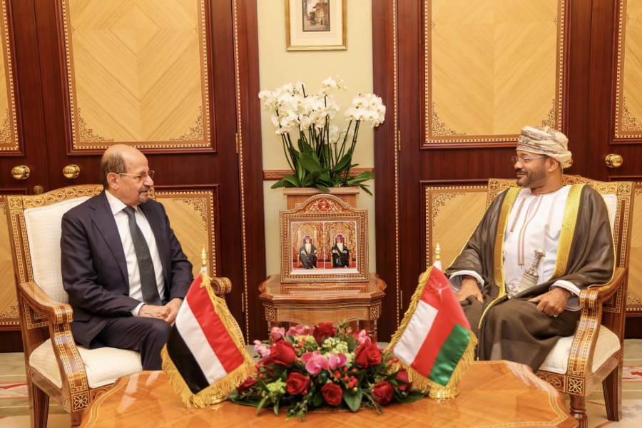 Oman's Foreign Minister meets with Foreign Minister of Yemen