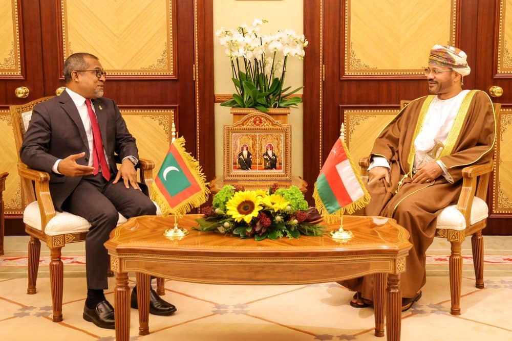 Oman and Maldives hold political talks