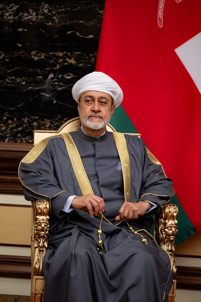 جلالةُ السُّلطان والرّئيس الأنجولي يشهدان مراسم تبادل عددٍ من الاتفاقيات