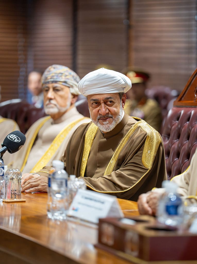 جلالةُ السُّلطان المُعظّم والرئيسُ البوتسواني يعقدان لقاءً ثُنائيًّا وجلسةَ مُباحثاتٍ