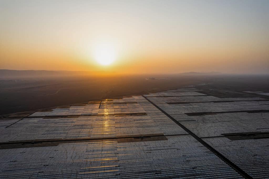 سلطنة عُمان توسّع مشروعات الطاقة المتجددة لتعزيز أمن الطاقة والاستدامة