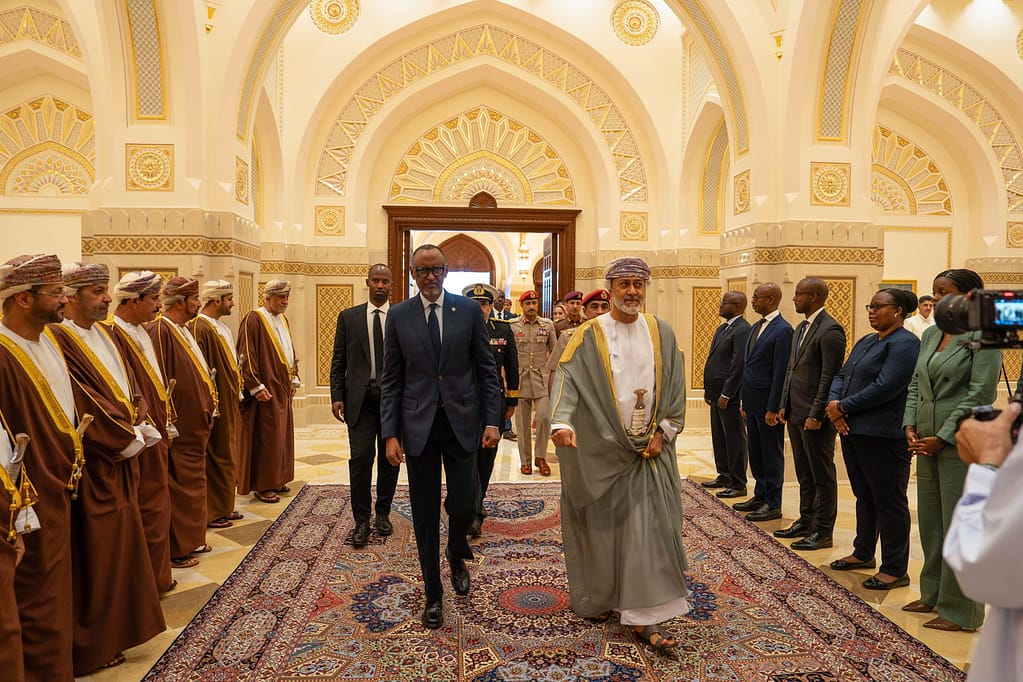 جلالةُ السُّلطان المعظم والرئيس الرواندي يعقدان لقاءً بقصر المعمورة
