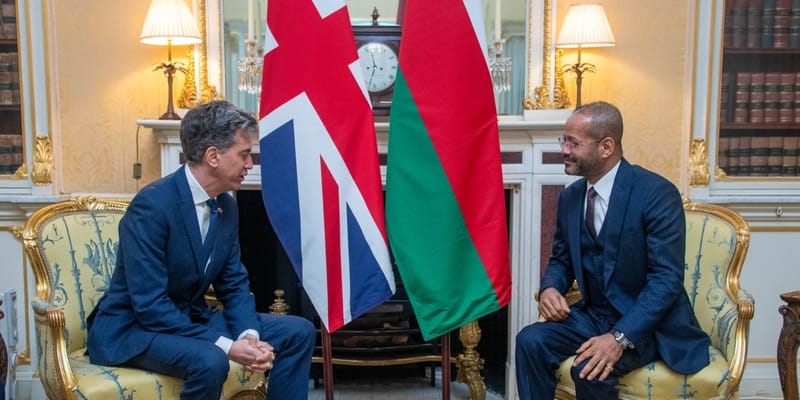 معالي السيد وزير الخارجية يلتقي نظيره البريطاني في لندن