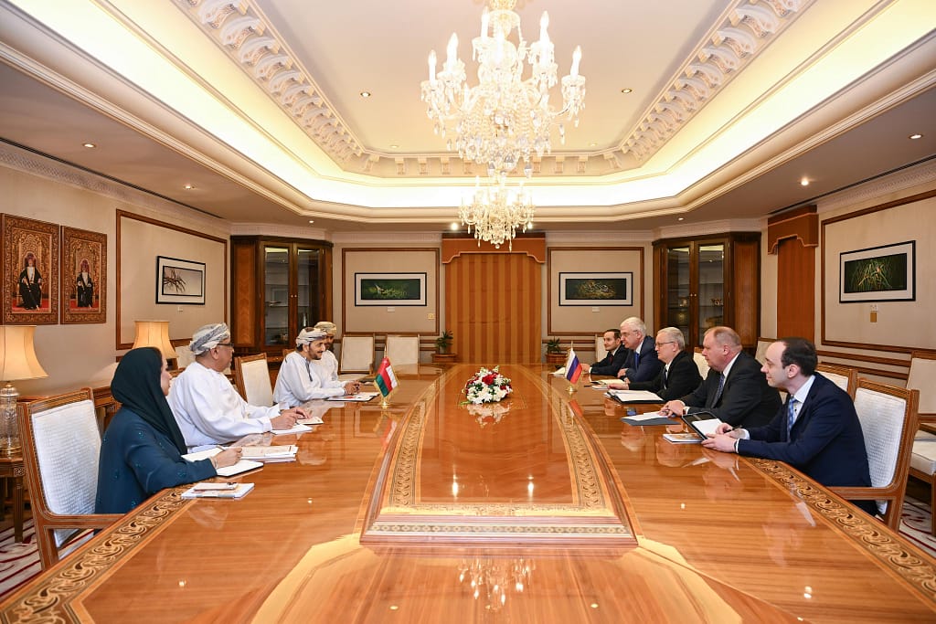 جلسة مشاورات سياسية في مسقط بين سلطنة عمان وروسيا الاتحادية