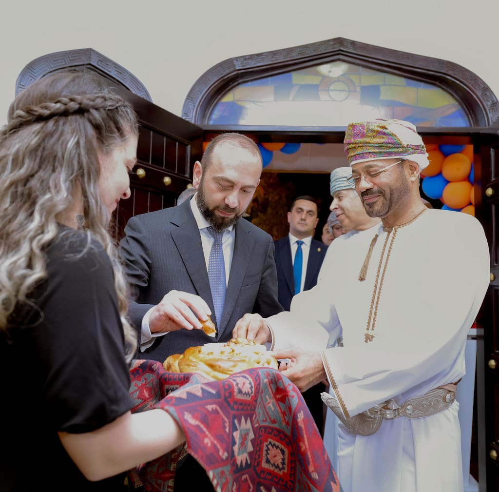 معالي السيد وزير الخارجية يشارك في مراسم افتتاح مقر سفارة أرمينيا في مسقط