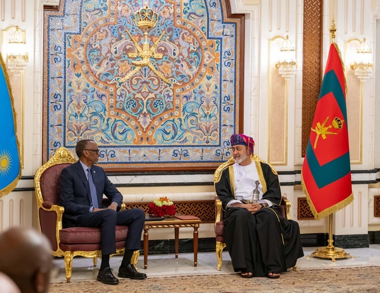 جلالةُ السُّلطان والرئيس الرواندي يعقدان جلسة مباحثات