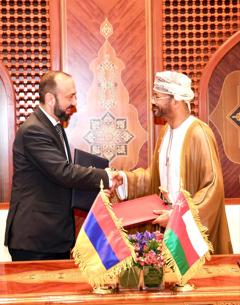 معالي السيد وزير الخارجية يعقد جلسة محادثات رسمية مع نظيره الأرميني