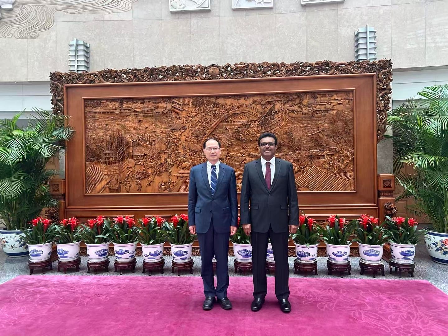 Oman Deepens Ties with China Amid Regional Tensions
