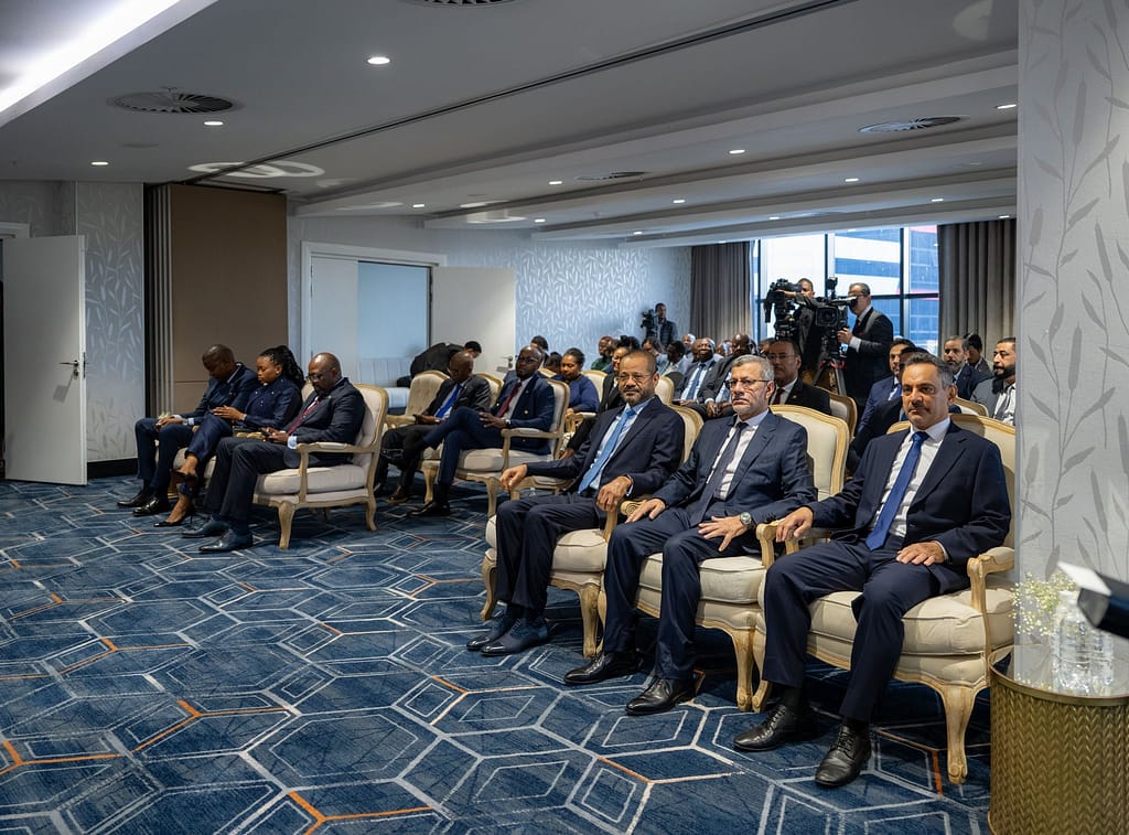 سلطنةُ عُمان وبوتسوانا توقّعان على 9 مذكرات اتفاق وتفاهم