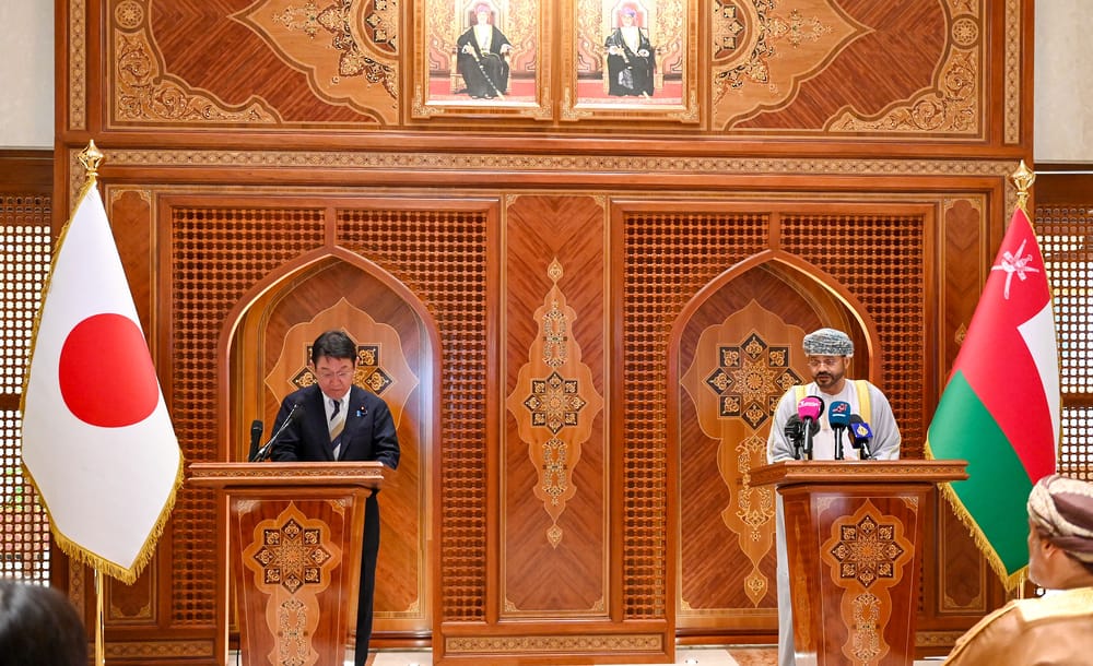 سلطنة عُمان واليابان تؤكّدان على أهمية الحل السياسي لخفض التوترات