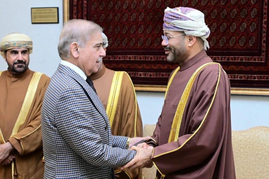 رئيس الوزراء الباكستاني يستقبل معالي السيد وزير الخارجية