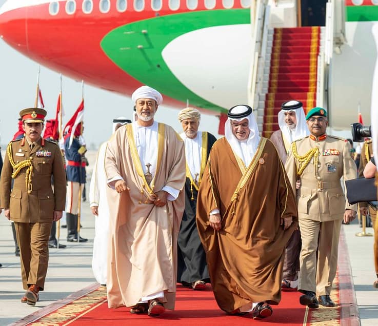 جلالة السُّلطان المعظم يصل إلى مملكة البحرين.
