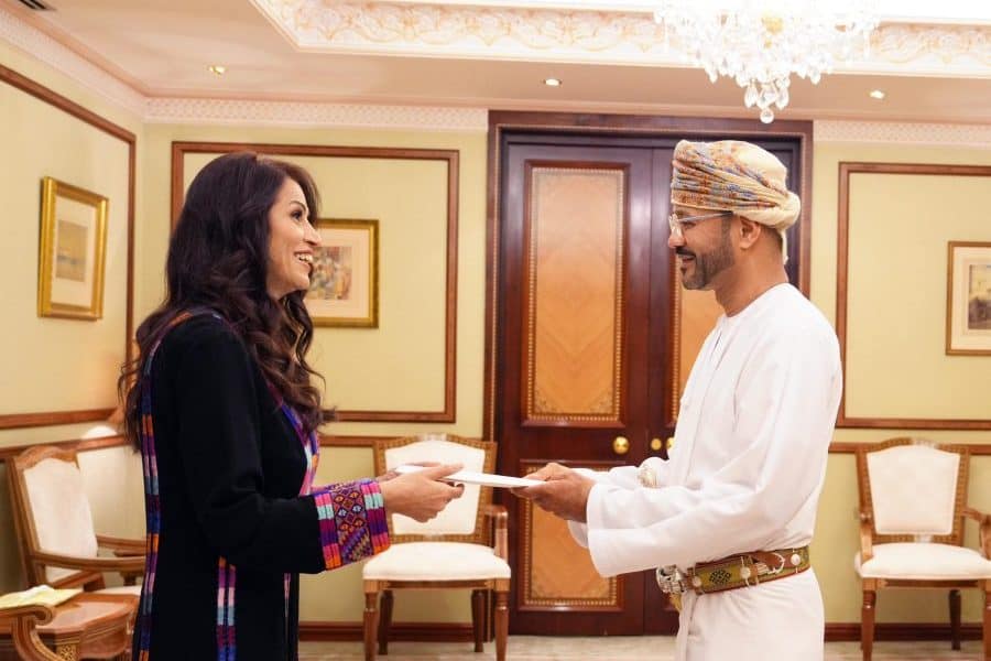 وقد رحّب معالي السيد الوزير بسعادة السفيرة، متمنيًا لها التوفيق في أداء مهام عملها