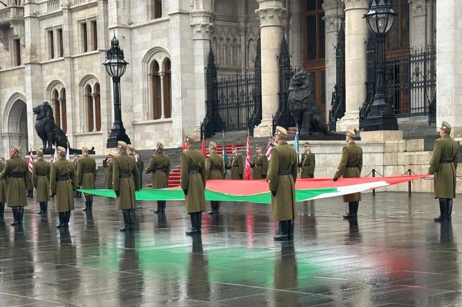 Hungary: Ambassador participates in Independence Day celebrations