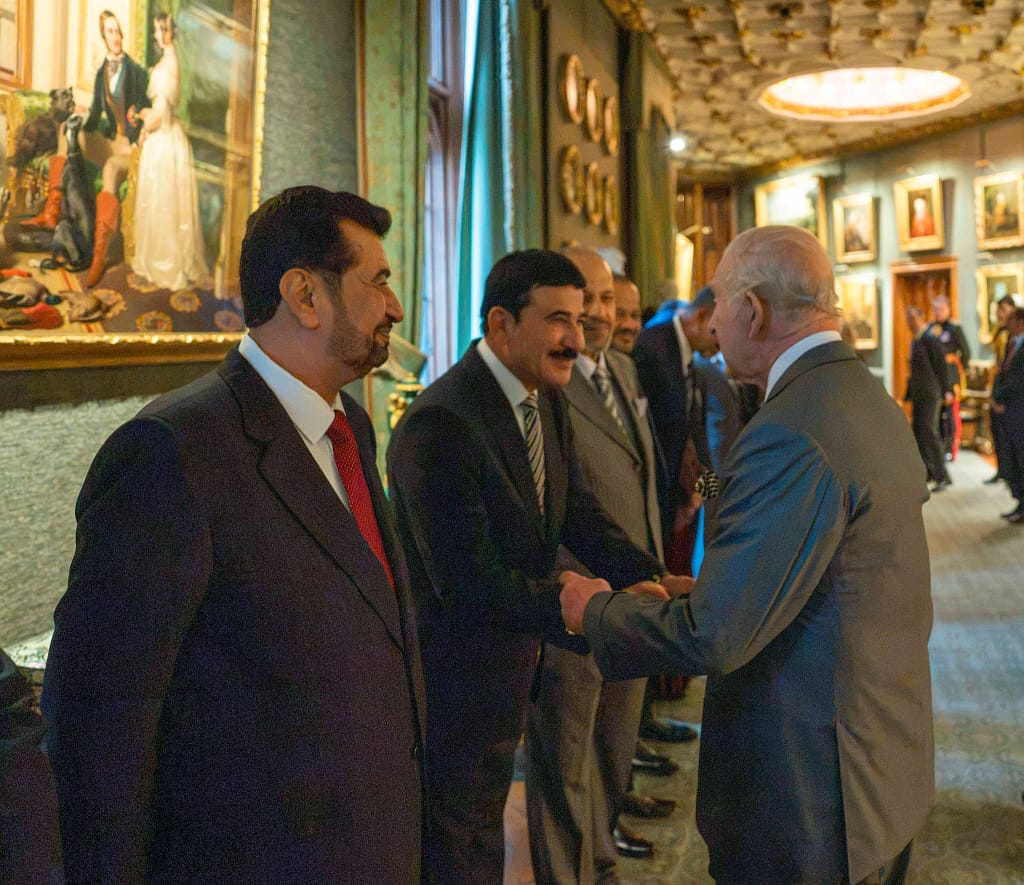 ملكُ المملكة المُتّحدة يودّعُ جلالةَ السُّلطان المُعظّم