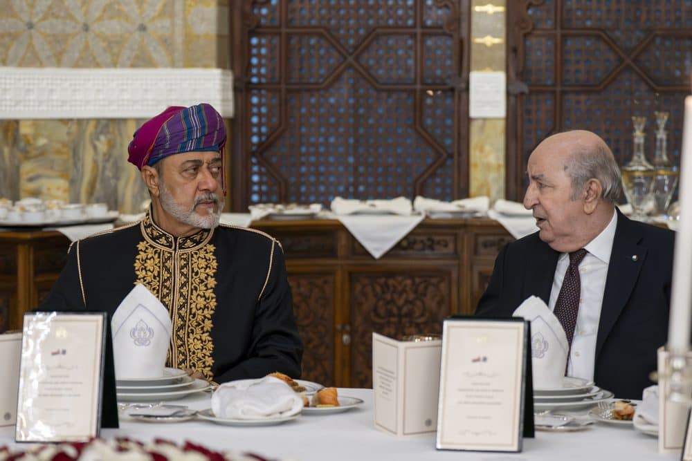 Algerian President hosts official dinner in honour of His Majesty