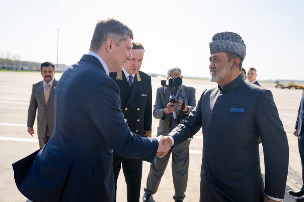 His Majesty arrives in Russia