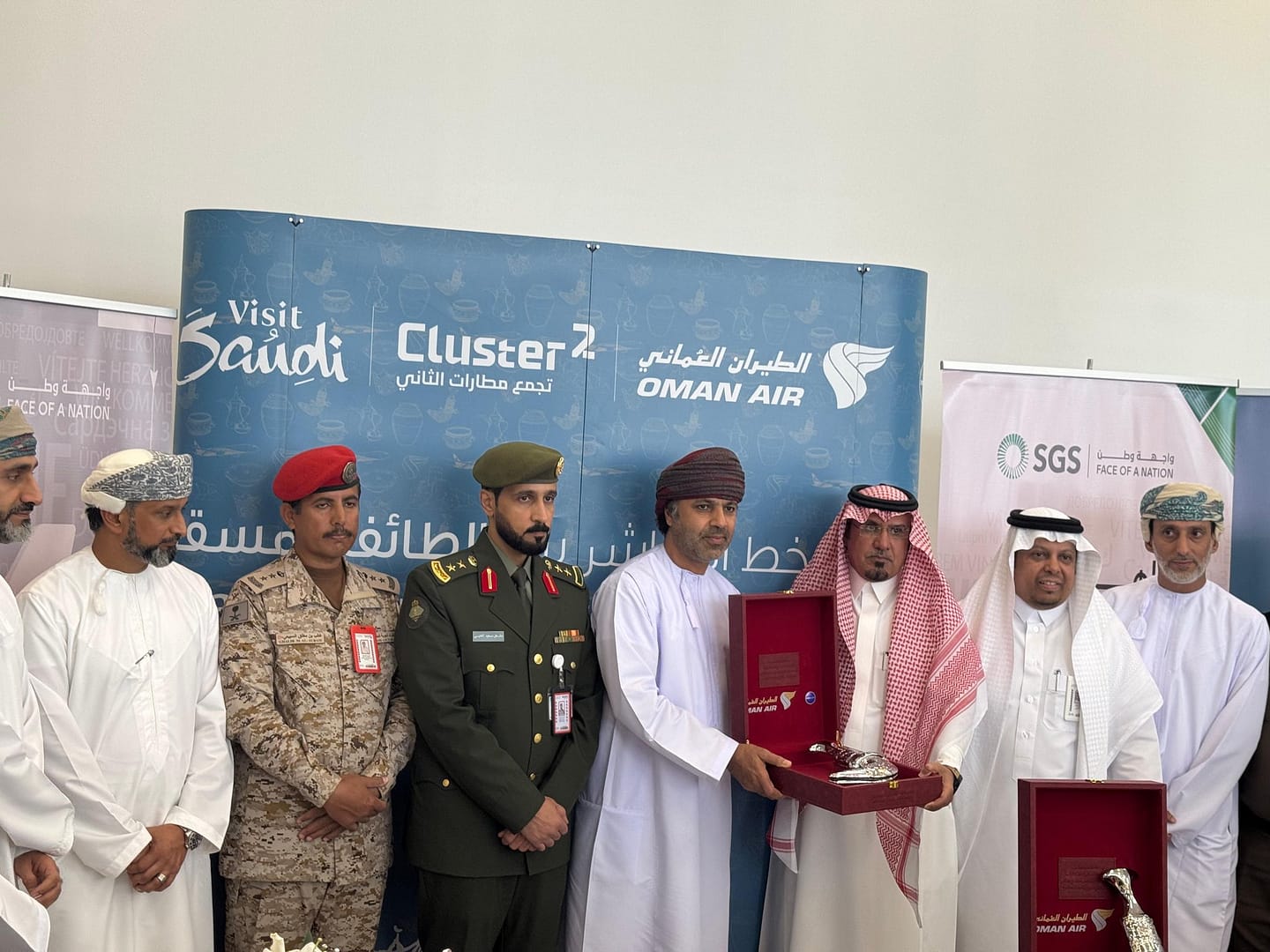 Jeddah: Consul General receives Oman Air’s first flight to Taif