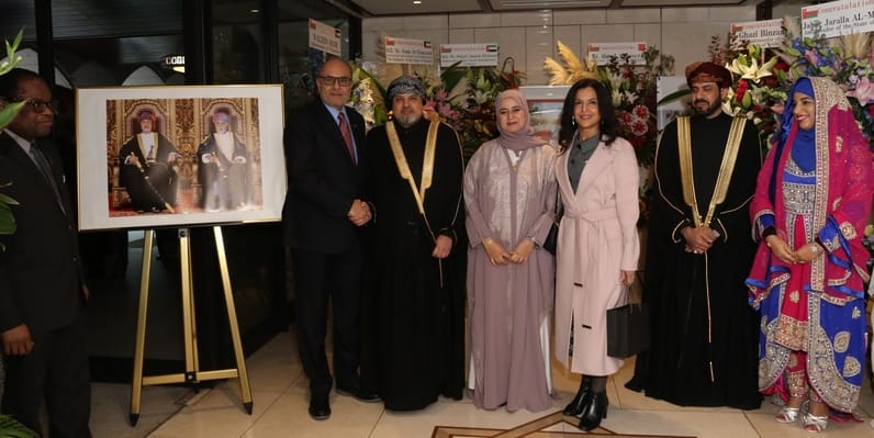 سفارات سلطنة عُمان في دكا وجاكرتا وطوكيو تحتفل بالعيد الوطني الـ54 المجيد