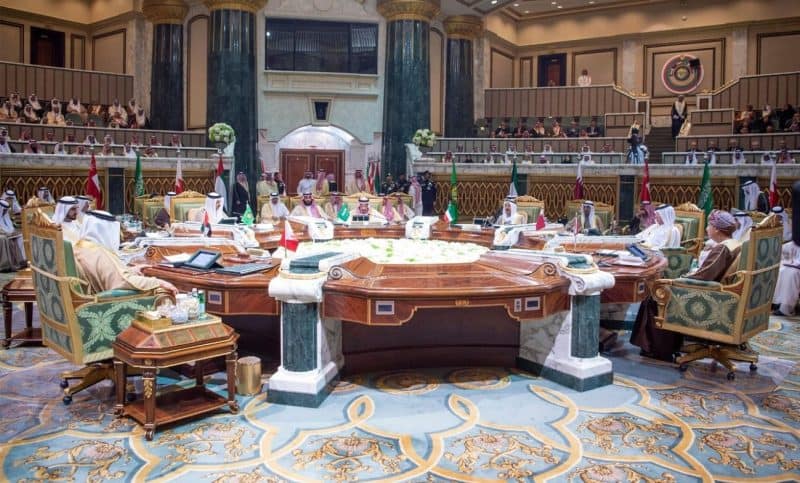 قممُ مجلس التعاون الخليجي.. ترابطٌ وتكاملٌ وثيقٌ بين دول الأعضاء سياسيًّا واقتصاديًّا