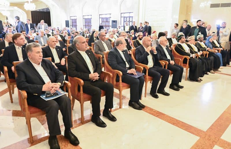 فخامة الرئيس الإيراني يلتقي أصحاب وصاحبات الأعمال في البلدين