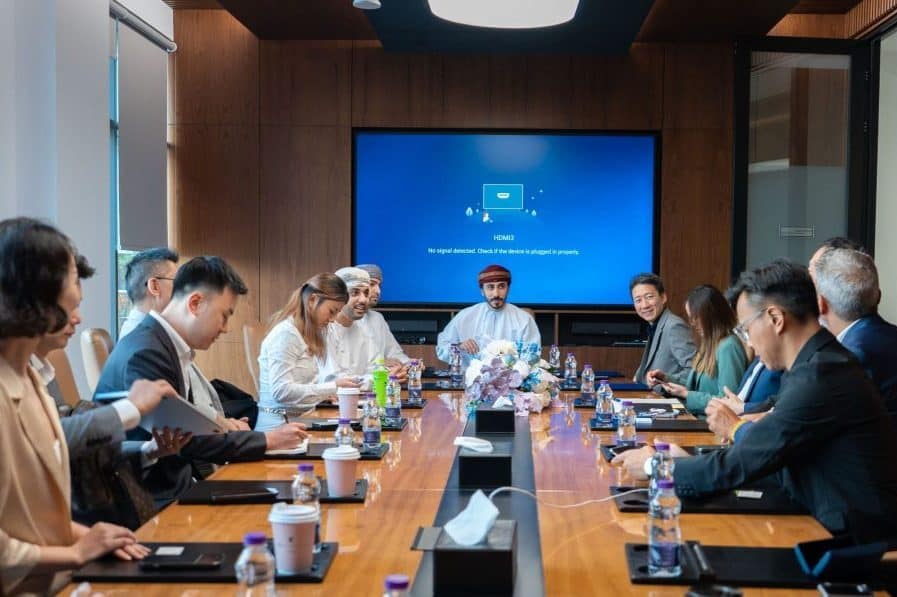 Oman and Hong Kong explore cooperation opportunities