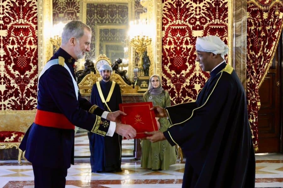 Spain: Ambassador presents his credentials