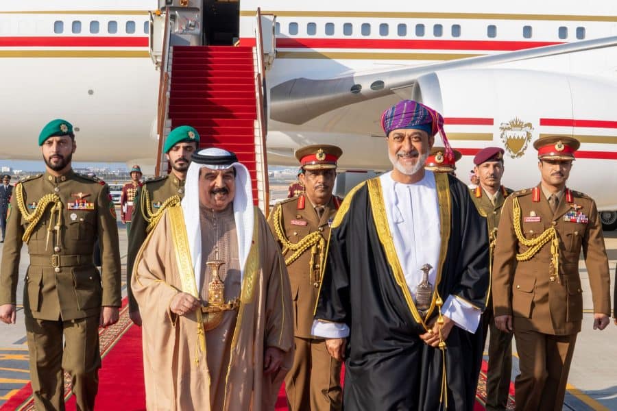 King of Bahrain arrives as honoured guest in Oman
