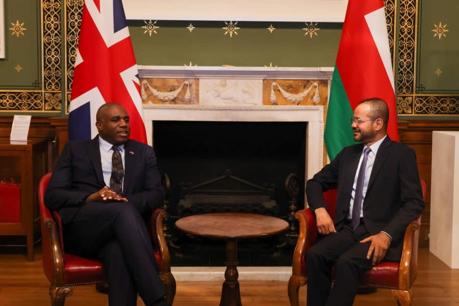 Minister meets UK Foreign Secretary