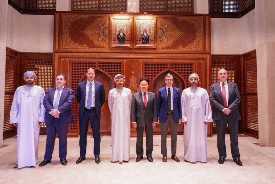 Minister meets with Honorary Consuls of Oman