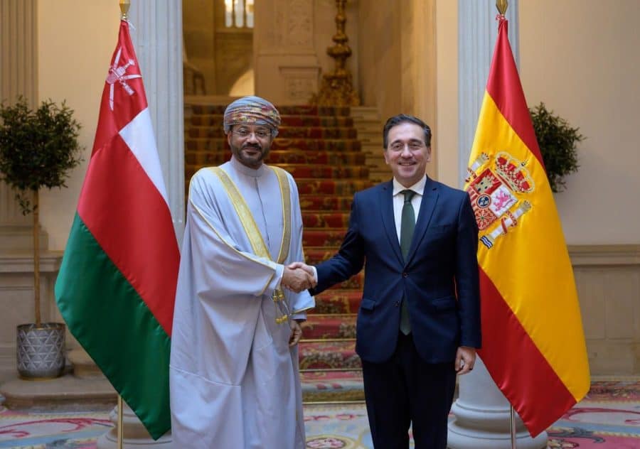 Minister meets Spanish counterpart in Madrid