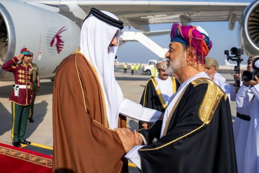 أميرُ قطر يصل إلىEmir of Qatar arrives in Oman سلطنة عُمان