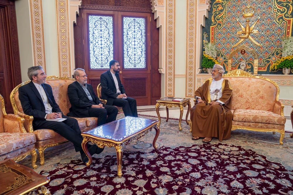 جلالة السلطان يستقبل أمين المجلس الأعلى للأمن القومي بالجمهورية الإسلامية الإيرانية