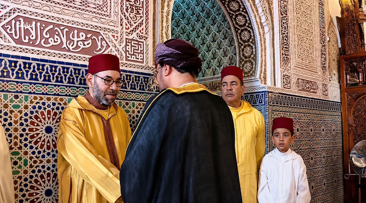 المغرب: السفير يؤدي صلاة العيد بمسجد أهل فاس بحضور الملك محمد السادس