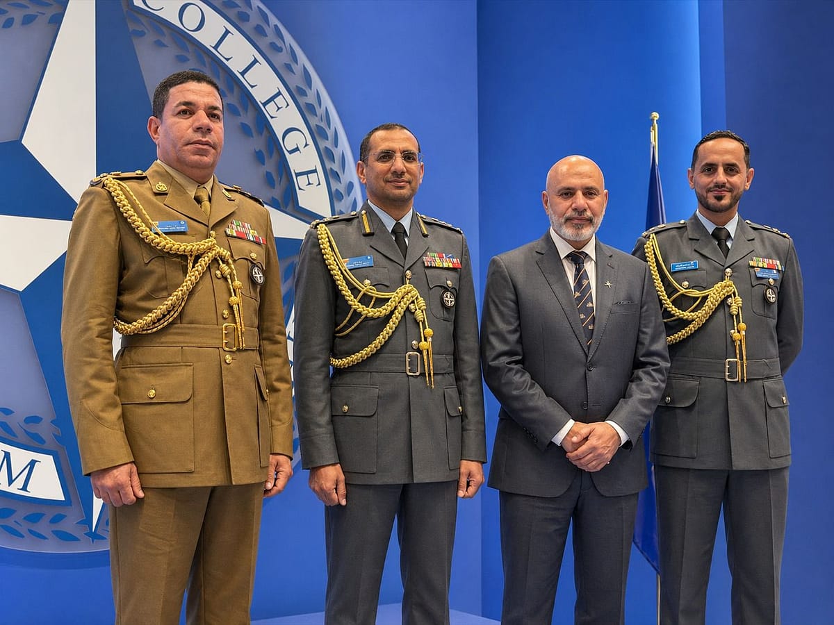 إيطاليا: رئيس البعثة يحضر حفل تخرج المشاركين في دورة بكلية الدفاع الوطني