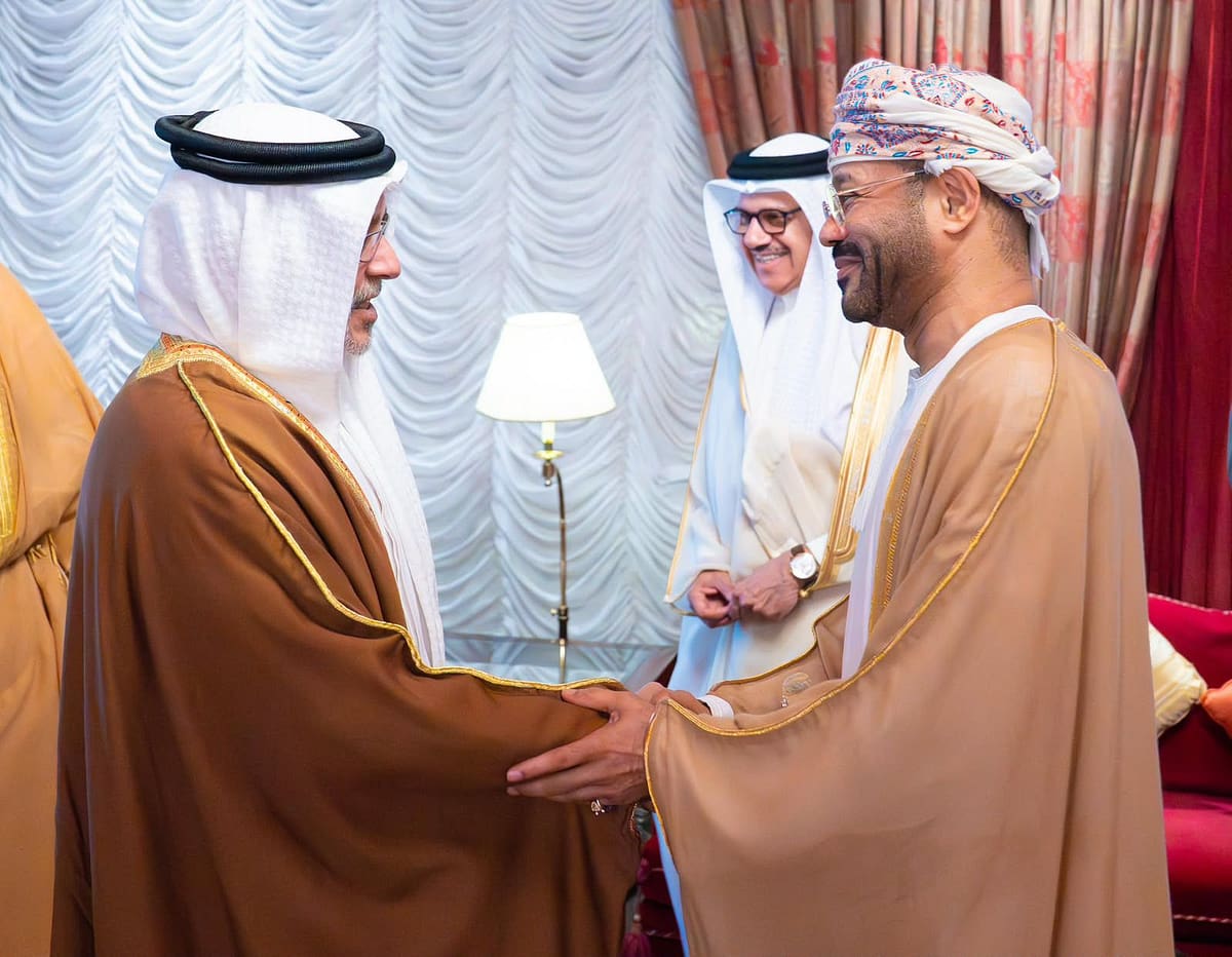 ولي عهد البحرين يستقبل وزير الخارجية