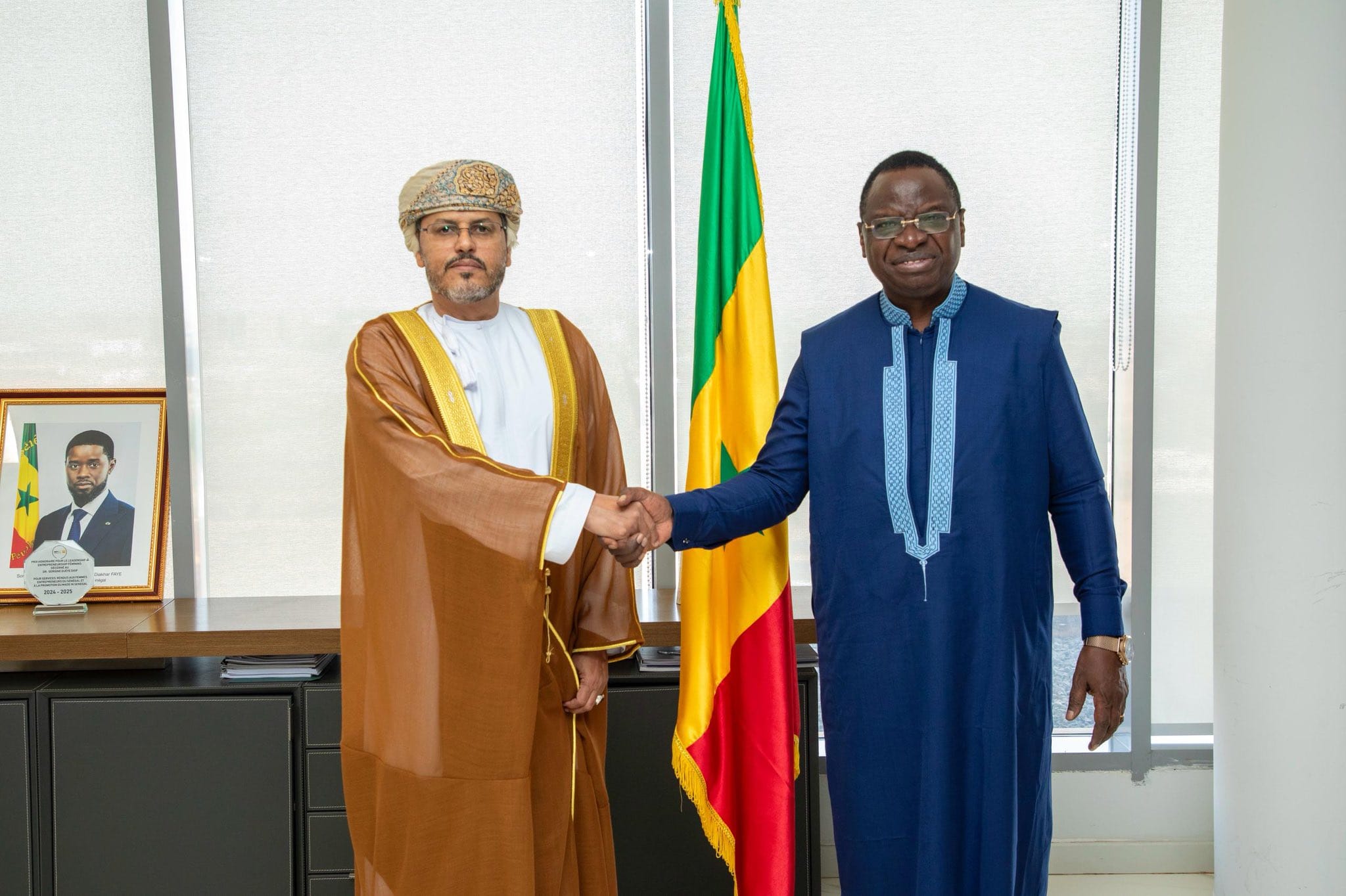Senegal: Minister of Industry receives Oman Ambassador