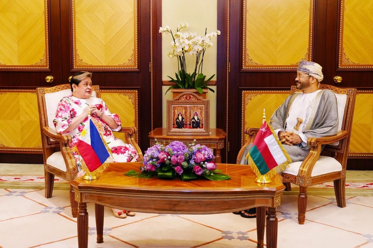 His Majesty receives written message from President of Philippines