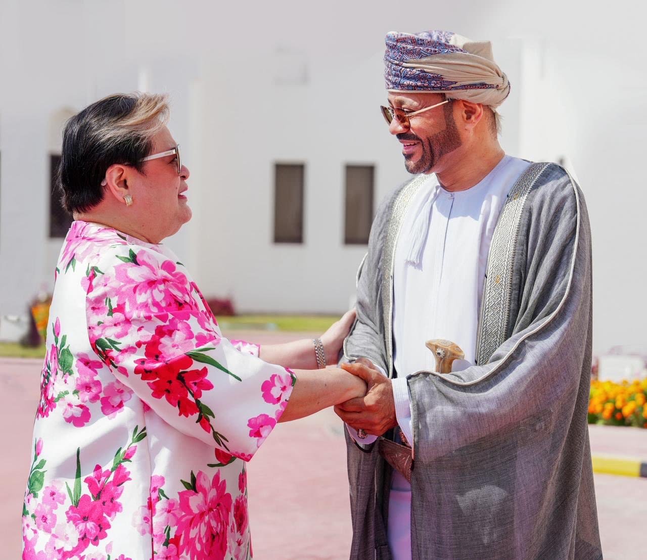 His Majesty receives written message from President of Philippines