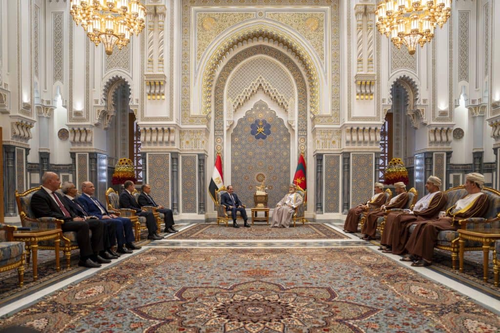 His Majesty hold cordial meeting with Egyptian President